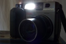Olympus C-3000 Zoom 3.3MP 3X Zoom Digital Camera with Original Box Working Order