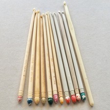Vintage Susan Bates Crochet Hooks Luxite Bone Ice Cream Cone Celluloid USA x12