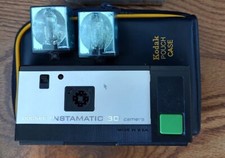 KODAK POCKET INSTAMATIC 30 CAMERA WITH CASE AND 2 MAGICUBES