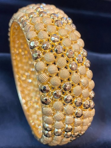 Sbalorditivo Dubai Fatto a mano 24,60 MM Bangle Braccialetto In Timbrato 22K Oro - Foto 7 di 12