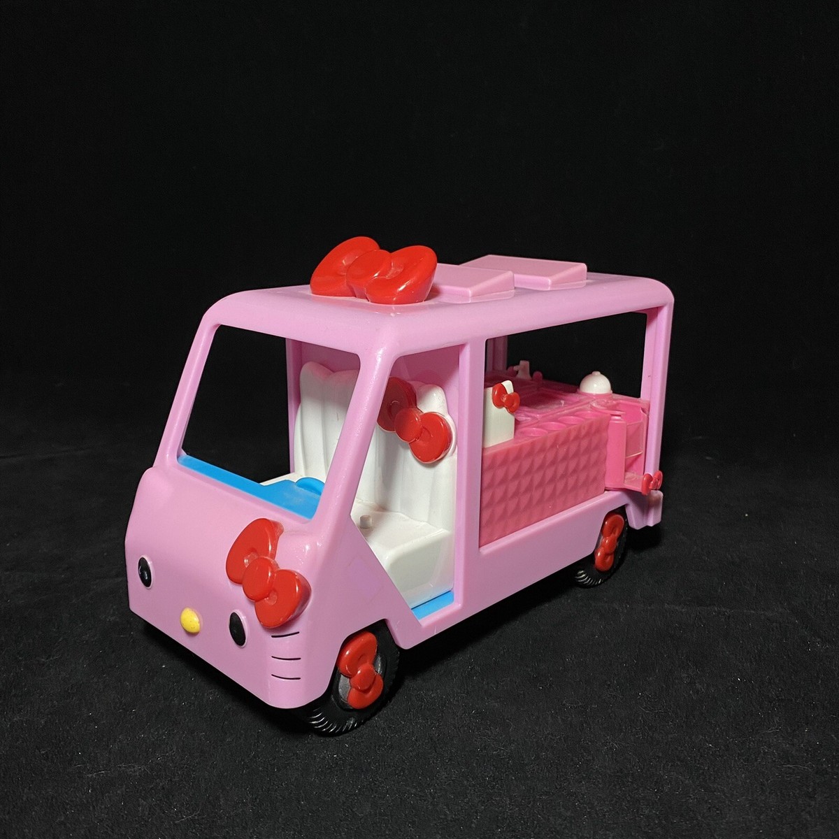 Sanrio Hello Kitty Food Truck Cafe - Van Bus - No