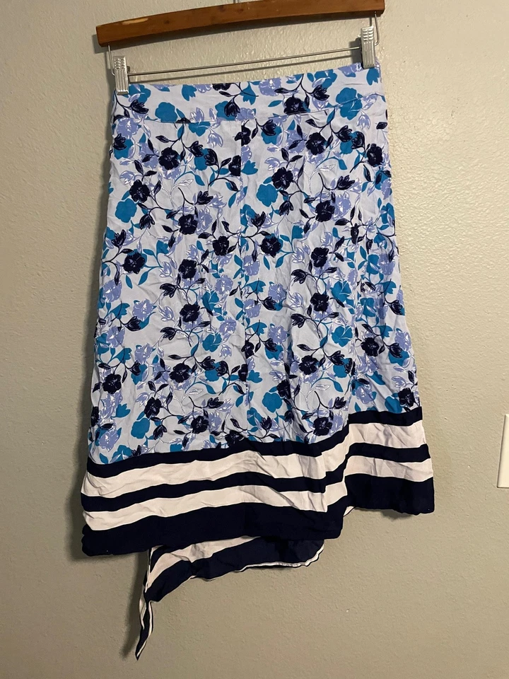 Falda Colección Jaclyn Smith Mujer Grande Azul Floral Asimétrica Envoltura Hada Foto 2 de 4