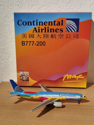Dragon Wings 1:400 B 777-200 Continental Airlines Peter Max