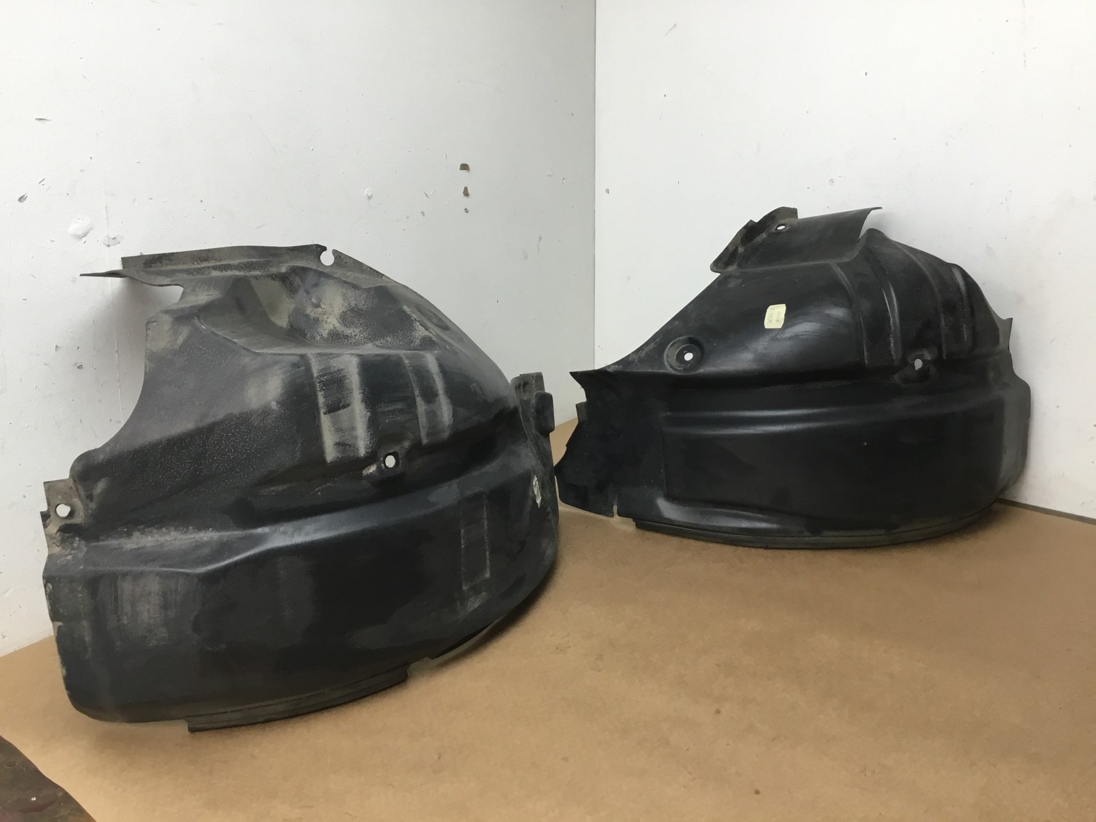 Maserati Coupe GT 2003 Rear Left Driver Fender Splash Shield Liner Set 02-06 ;:Y