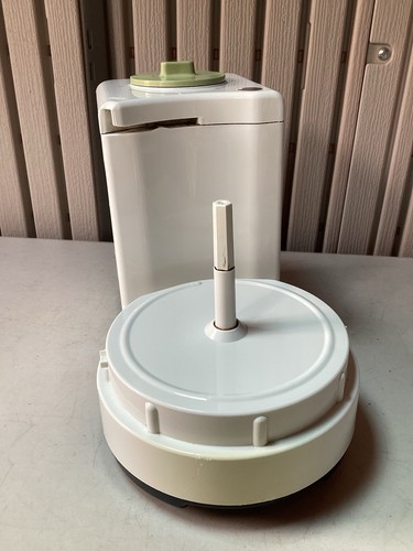 Braun Food Processor 4250 Base Unit Only - Working But 1 x Foot Broken On Bottom - Picture 9 of 24