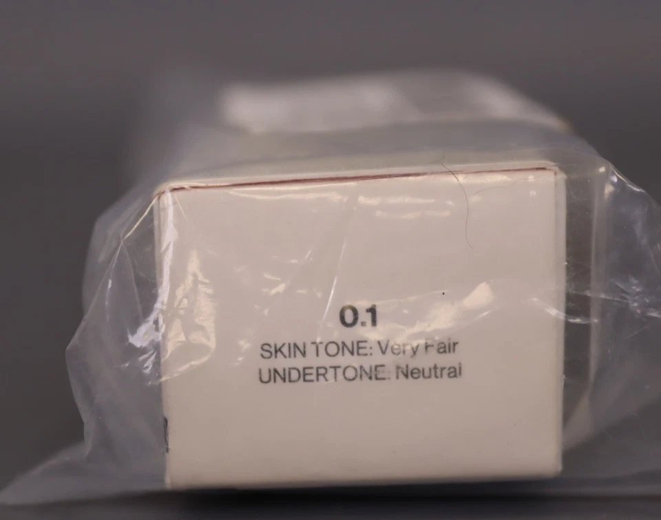 Smashbox Studio Skin Full Coverage 24 Hr Foundation -Very Fair / Neutral (0.1) - Image 2 of 4