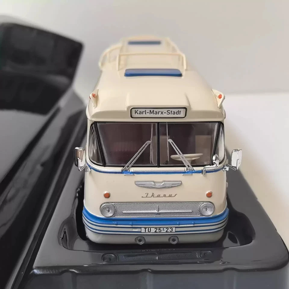 1:43 IXO Ikarus 66 1972 - Plastic Bus Model 44 - Image 3 of 4
