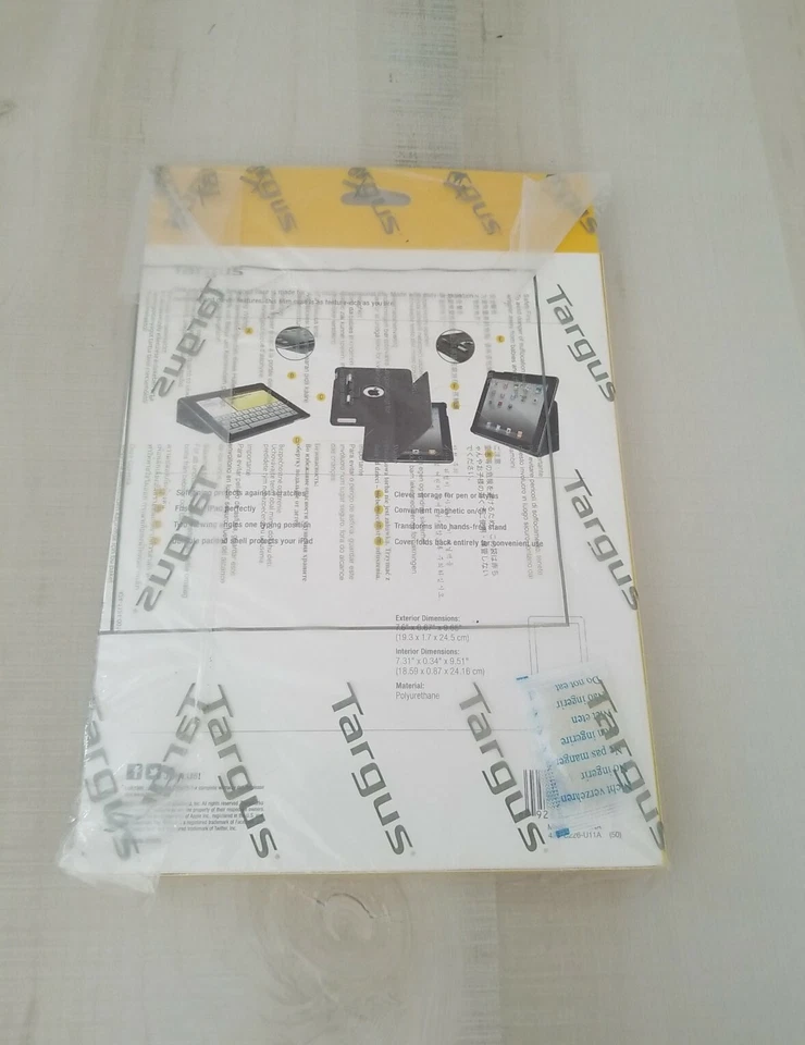 Targus Slim Padded Case for iPad 3 Generation - Charcoal Gray - New - Image 2 of 4