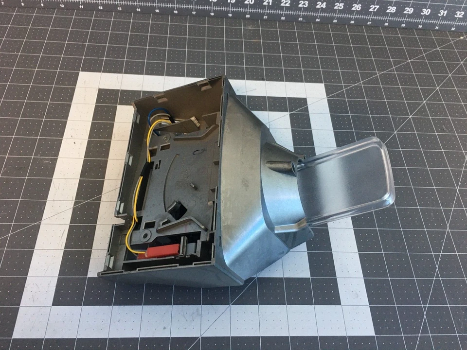 Dispensador de refrigerador Samsung embudo de puerta de conducto de hielo P# DA97-12095C Foto 4 de 4