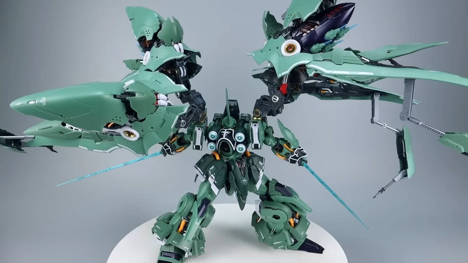 Brand New Axis Model MG 1/100 Osiris Aerial Dominator Kshatriya (with LED) - image 2 of 4