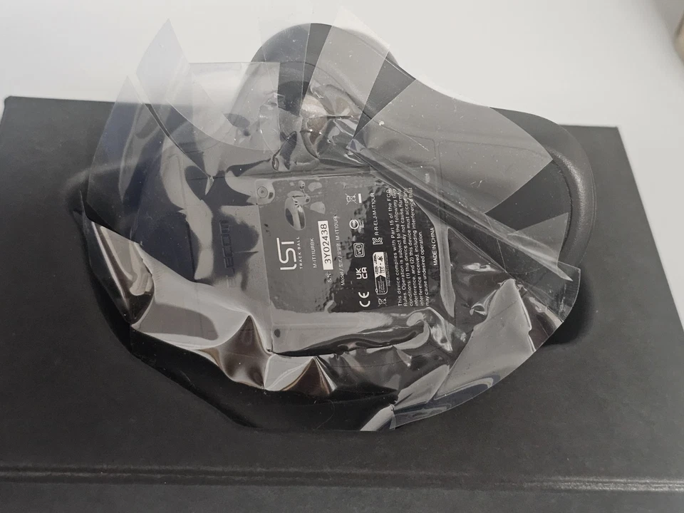 Elecom M-IT11URBK Wired Trackball Mouse Lst 1.5mm ( New Openbox ) SHIPSFREE  - Image 4 of 4