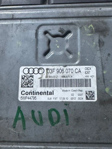 Continental ECU 03F906070CA Simos 10.24 H01 CBZA 5WP44795 Audi VW Unit