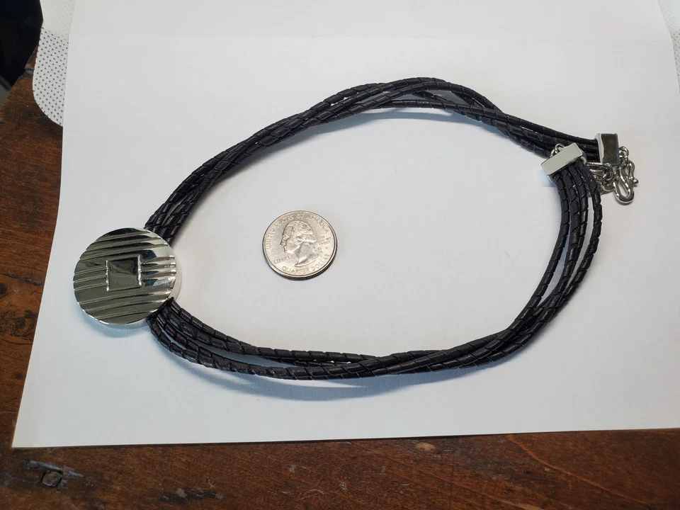 Collar Colgante Ralph Lauren Multi Hilo Cuero Negro Cordón Tono Plata Foto 3 de 4