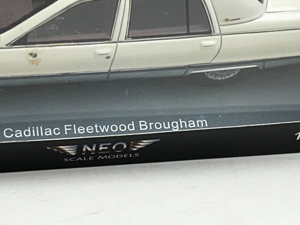 Neo 1:43 Scale 1994 Cadillac Fleetwood Brougham, Read - Image 3 of 4