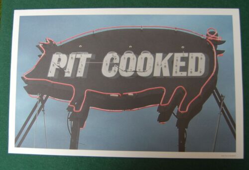 Pit Cooked Restaurant Neon Sign Photograph Print Retro American Kitchen Art Pig - Afbeelding 1 van 5