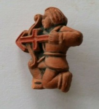 WHW : Tierkreiszeichen - Sch&uuml;tze ( mit  Anstecknadel ,  Keramik )