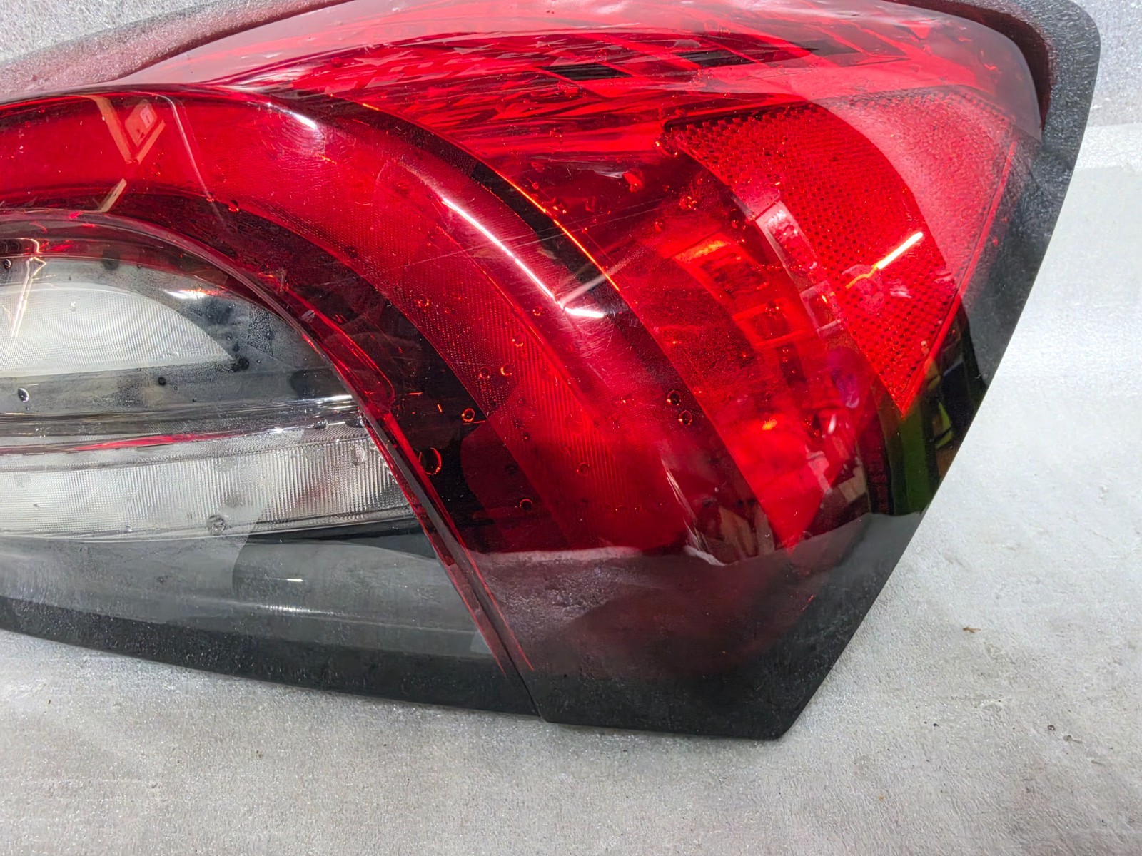 Maserati Ghibli 2021-2022 Right Tail light P/N 670154606