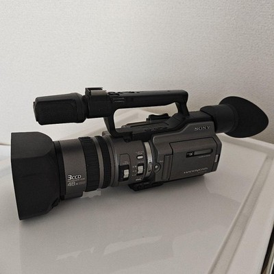 SONY DCR-VX2100 3CCD Sensor Video Camera with Charger Video Digital Camcorder