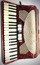 Hohner Verdi 3 41 Piano Keys 120 Bass Keys 5 Treble Couplers 2 Bass Treble