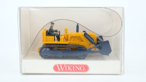 Wiking H0 8680220 niveladora Gmeinder-Kaelbe PR 610 amarillo oscuro con conductor | Zustand: Gebraucht
