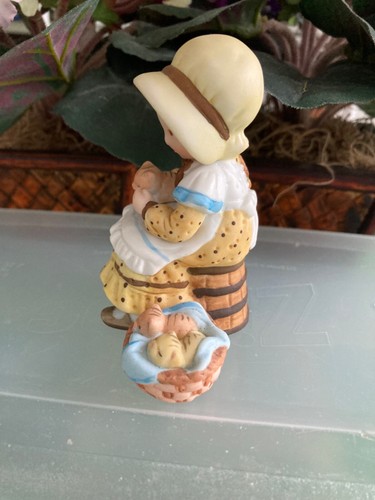 Holly Hobbie Mädchen mit Kätzchen und Korb "Kindness" Miniatur Figur 1980 - Bild 4 von 6