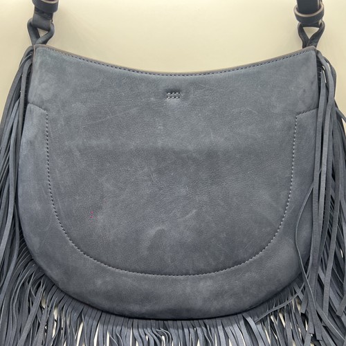 BOLSO VAGABUNDO CON FLECOS DE GAMUZA TORY BURCH, TORY AZUL MARINO, GRIS FRANCÉS ***dañado por dentro*** - Imagen 5 de 15