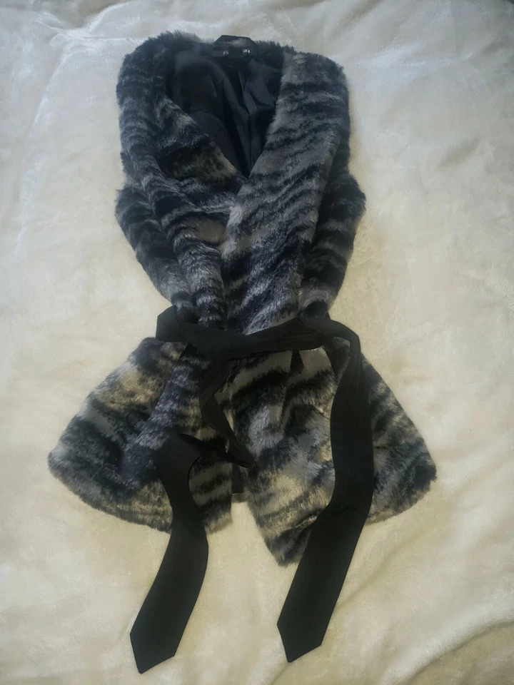 Fur Vest - Image 3 of 4