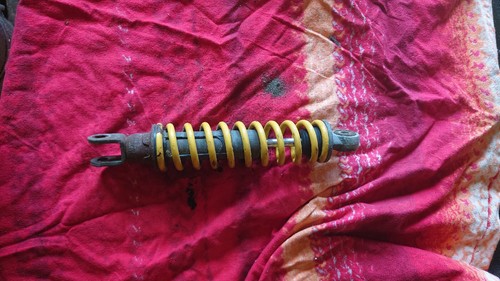 Suzuki Katana Ay 50 Federbein Hinten