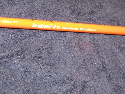 Intech Golf Swing Trainer Pesato 48 oz 8 Ferro 35" Pratica Allineamento Impugnatura RH - Foto 9 di 11