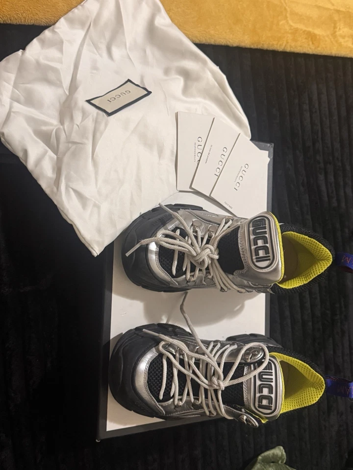 Tênis infantil Gucci Flashtrek tamanho 35 - Imagem 2 de 4