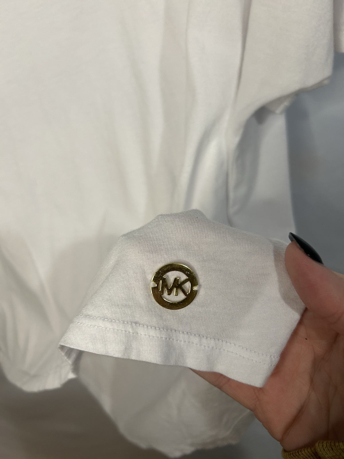 Michael Kors Woman’s Cold Shoulders Basic White V… - image 4