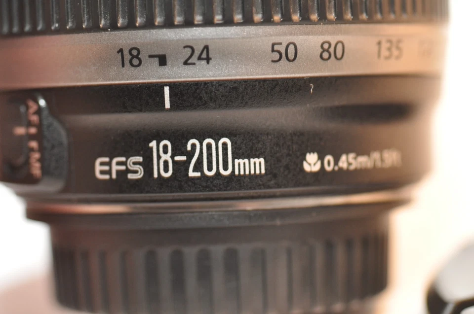 Canon EF-S 18-200mm 3.5-5.6 IS lens READ for EOS Rebel T8 T7 T6 T5 T3 80D 90D 7D - Image 3 of 4