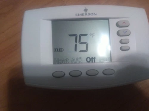 Emerson White-Rodgers Blue Easy Reader Programmable Thermostat, Works Great!