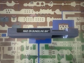 NES Nintendo Raid on Bungeling Bay CIB 5 Screw Hangtab HT Unpunched TESTED