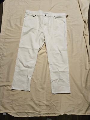 White JEANS  42W X 28L Am Essentials NWT