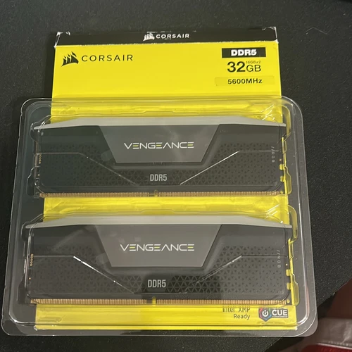 CORSAIR VENGEANCE RGB 32GB (2 x 16GB) PC5-44800 (DDR5-5600) DIMM Memory - Black