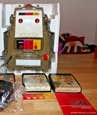 VINTAGE 1970'S MEGO TRANSITIONAL 2XL TALKING ROBOT 8 TRACK TAPE PLAYER W 4 TAPES