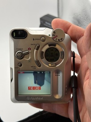 Fujifilm FinePix 6800 Zoom Porsche Digital Digicam Point and Shoot