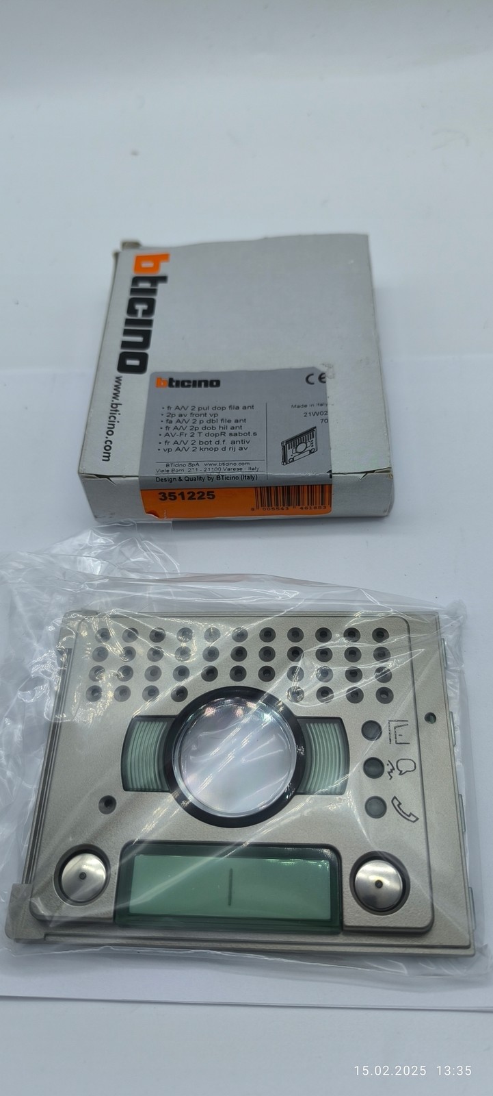 Badge Sound Module with Legrand 351225 SFERA Solid Camera