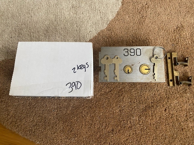 VINTAGE GUARDIAN SAFE DEPOSIT BOX #3 BANK KEY & OWNER KEY & HINGE SAFETY DOOR