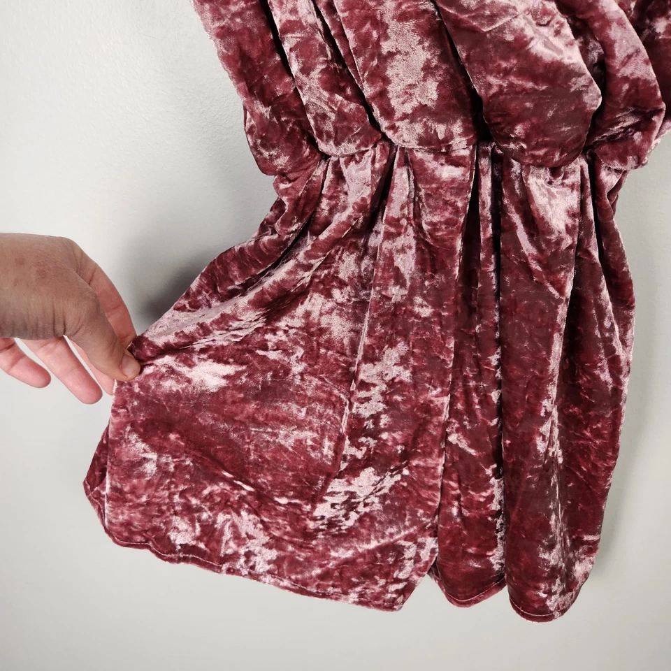 NWT Romeo & Juliet Couture Rose Pink Crushed Velvet Romper (Small) #0588 - Image 4 of 4