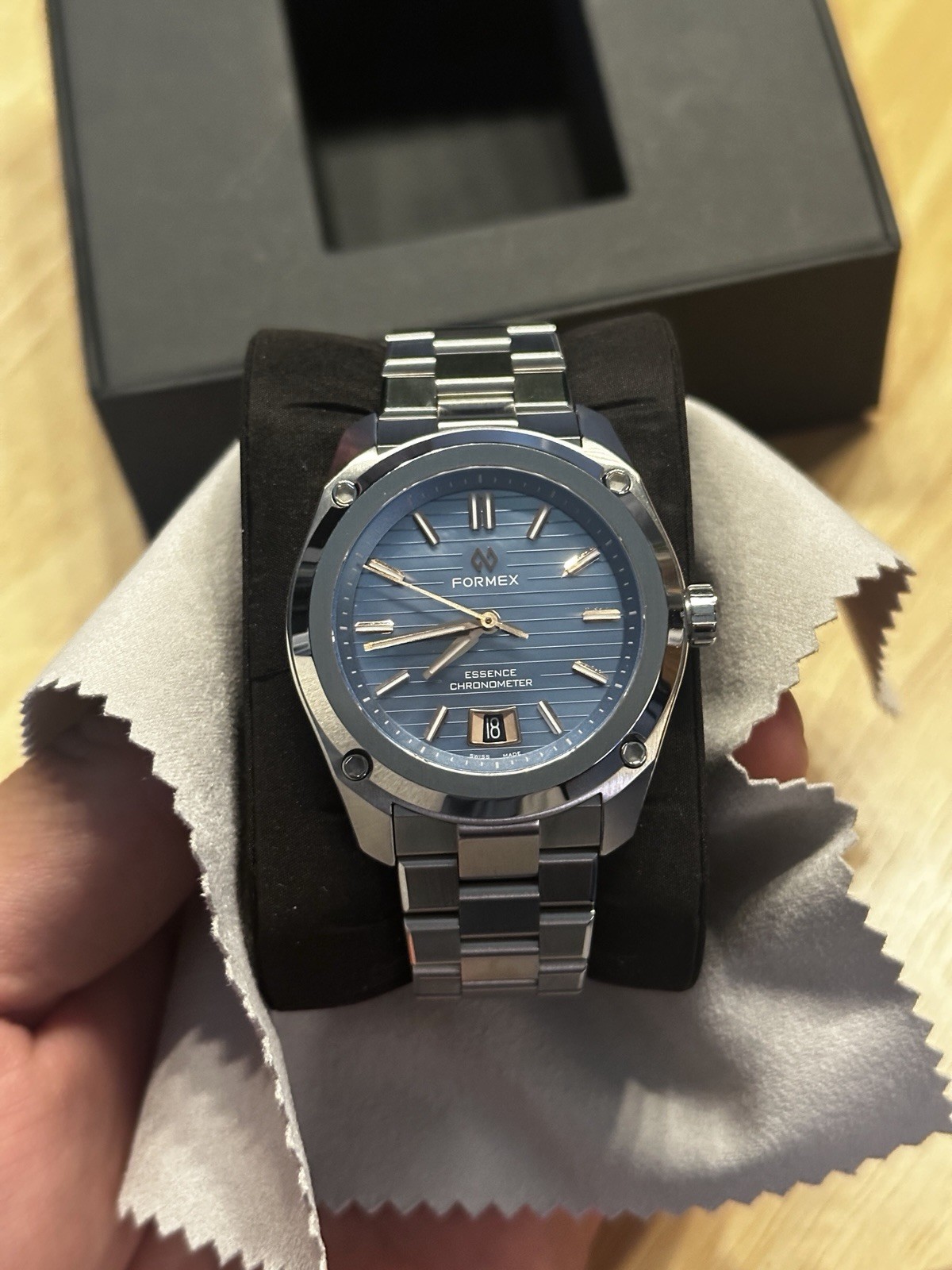 Formex Essence Chronometer Automatic Mother of Sk… - image 8