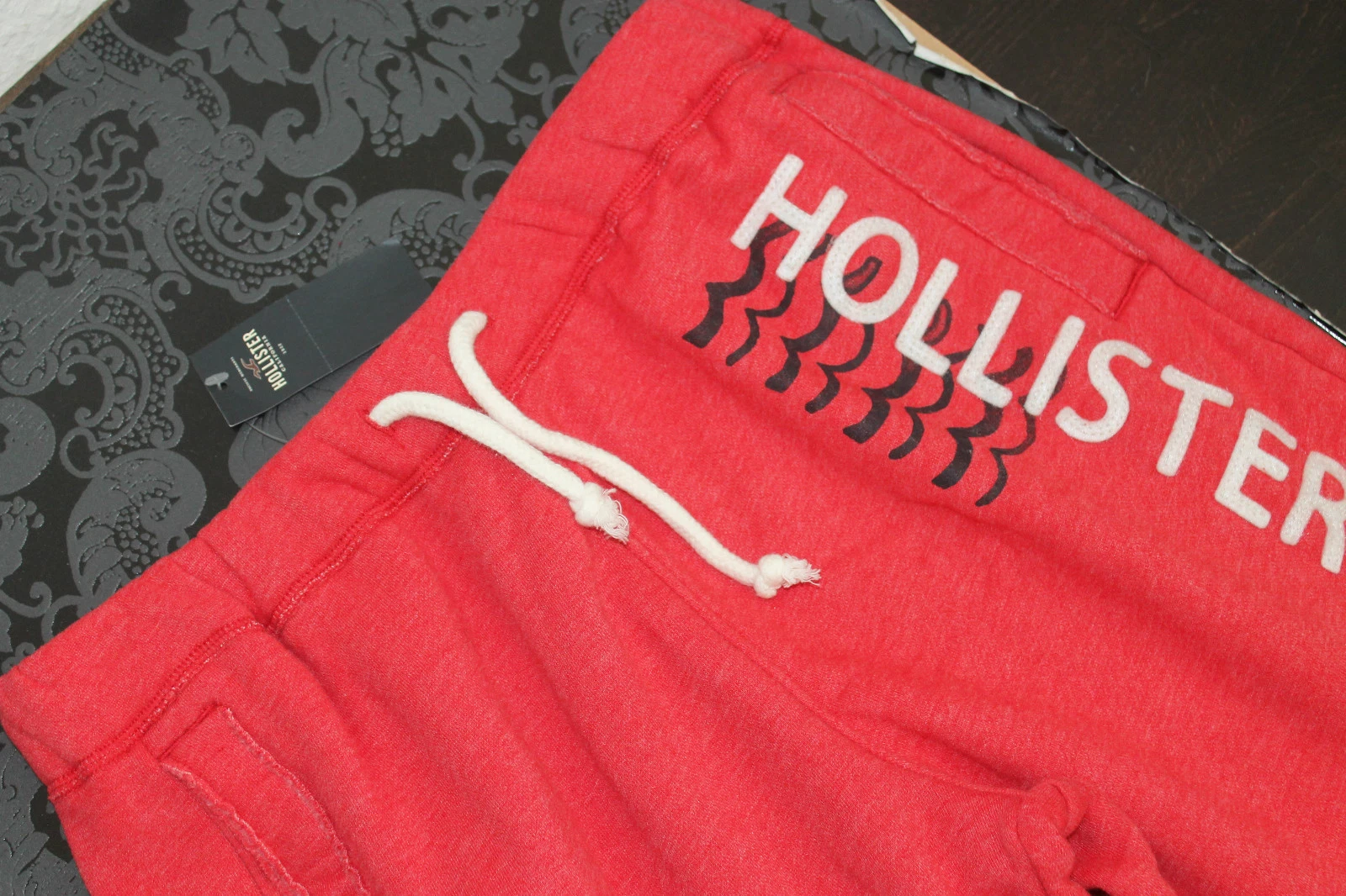 Hollister Men's Sweatpants Joggers Red SIZE XS New with Tag