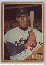 1962 Topps Wally Moon (Green Tint; Batting Pose) #190 0z0n