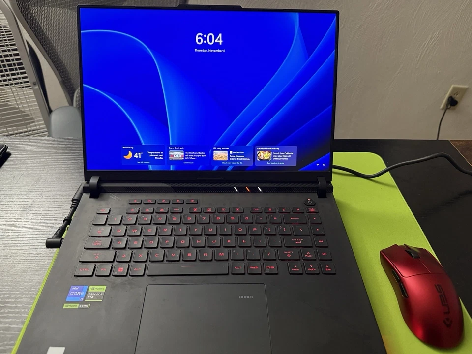 Portátil para juegos ASUS ROG Strix Scar 18 I9-13th, RTX 4090, 32 GB RAM, SSD de 1 TB Foto 2 de 4