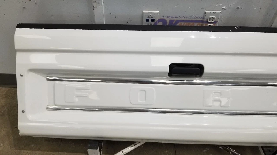 92 FORD RANGER XLT REAR TAILGATE ASSEMBLY WHITE Foto 3 de 4