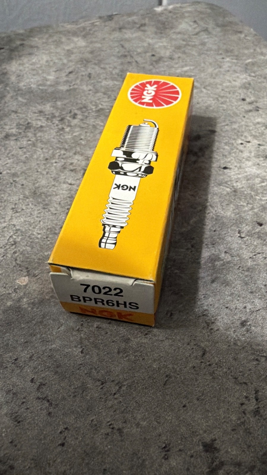NGK - 7022 - Spark Plug, Standard