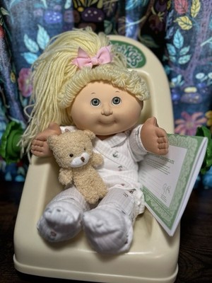Cabbage Patch Girl/green Eyes/thick lemon Blond Hair/1990 Head Mold/14 Inch/clea