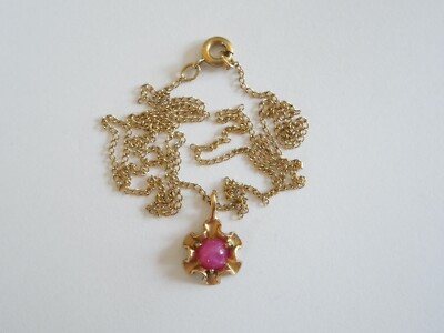 Anson Karatclad Kette mit integriertem Mini Anhänger und synthetischem Rubin 