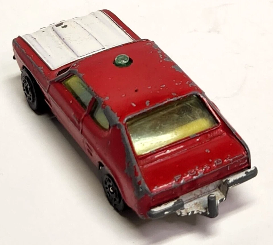 Vintage Corgi Junior Whizzwheels Ford Capris - Image 4 of 4
